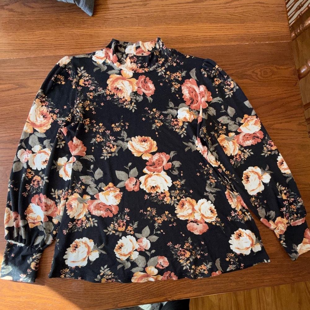 24/7 Maurices Black Long sleeve Floral Blouse